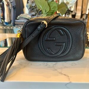 Gucci authentic Black leather pebbled Calfskin Soho Disco Crossbody.